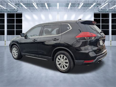 Used 2017 Nissan Rogue S image 7