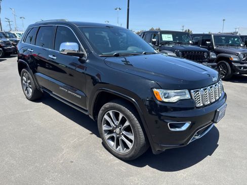 Used 2018 Jeep Grand Cherokee Overland RWD image 9