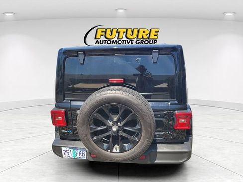 Used 2024 Jeep Wrangler Unlimited Sahara AWD/4WD image 4