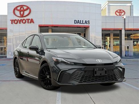 Used 2026 Toyota Camry SE w/ Convenience Package FWD image 1