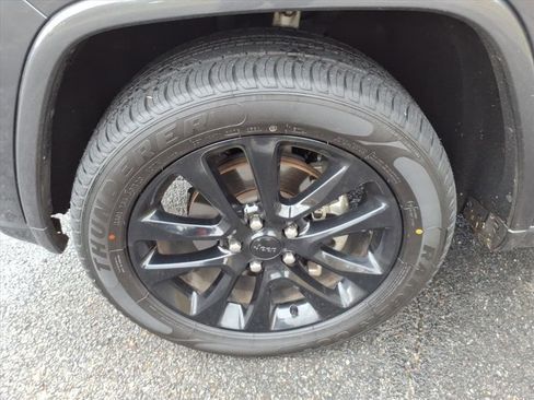 Used 2020 Jeep Grand Cherokee Altitude image 10