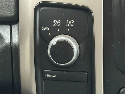 Used 2017 RAM 2500 SLT AWD/4WD image 31