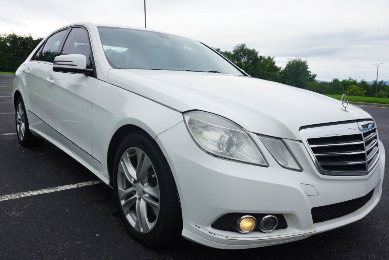 Used 2011 Mercedes-Benz E 350 4MATIC Sedan image 3