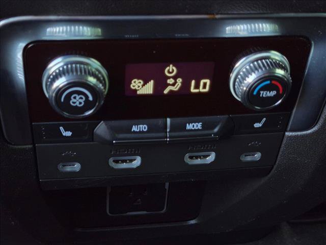 Used 2021 GMC Yukon Denali w/ Denali Ultimate Package AWD/4WD image 18