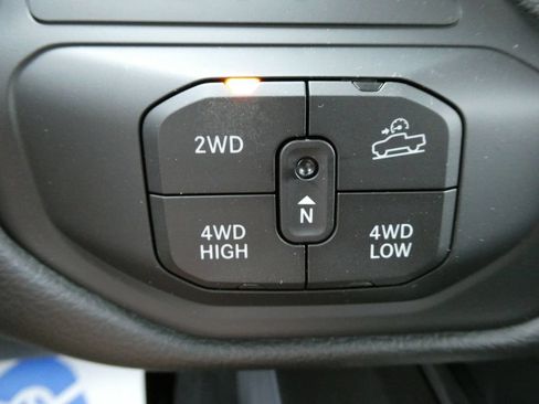 New 2026 RAM 2500 Big Horn AWD/4WD image 22