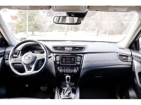 Used 2018 Nissan Rogue SL image 12