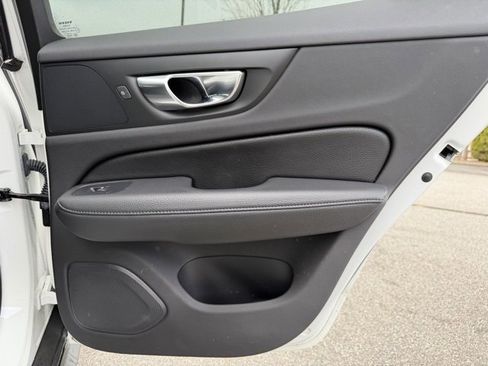 Used 2022 Volvo V60 T5 Cross Country w/ Advanced Package image 46