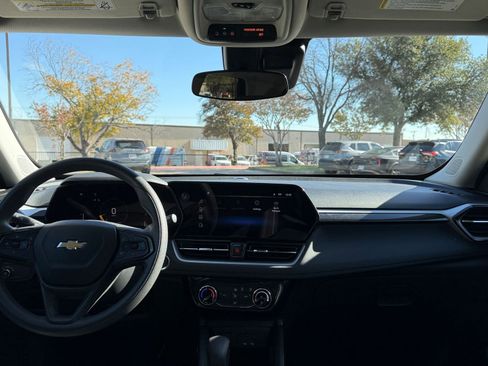 Used 2025 Chevrolet TrailBlazer LT image 33