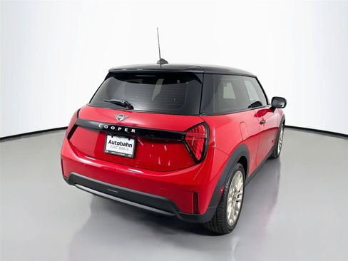 Certified 2025 MINI Cooper 2-Door Hardtop FWD image 5