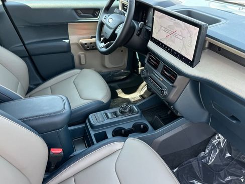 New 2025 Ford Maverick Lariat image 16