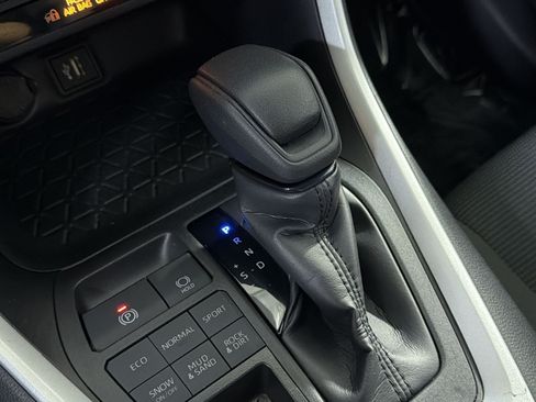 Used 2024 Toyota RAV4 LE AWD/4WD image 23