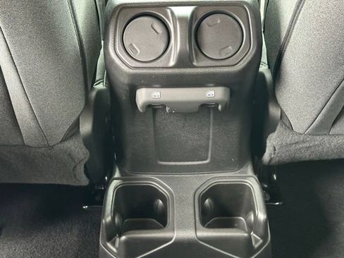 Used 2025 Jeep Wrangler Unlimited Sport AWD/4WD image 30