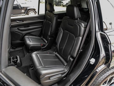 Used 2023 Jeep Grand Cherokee L Limited image 49
