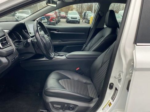Used 2022 Toyota Camry SE image 16