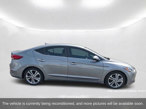 Used 2017 Hyundai Elantra Limited FWD image 4