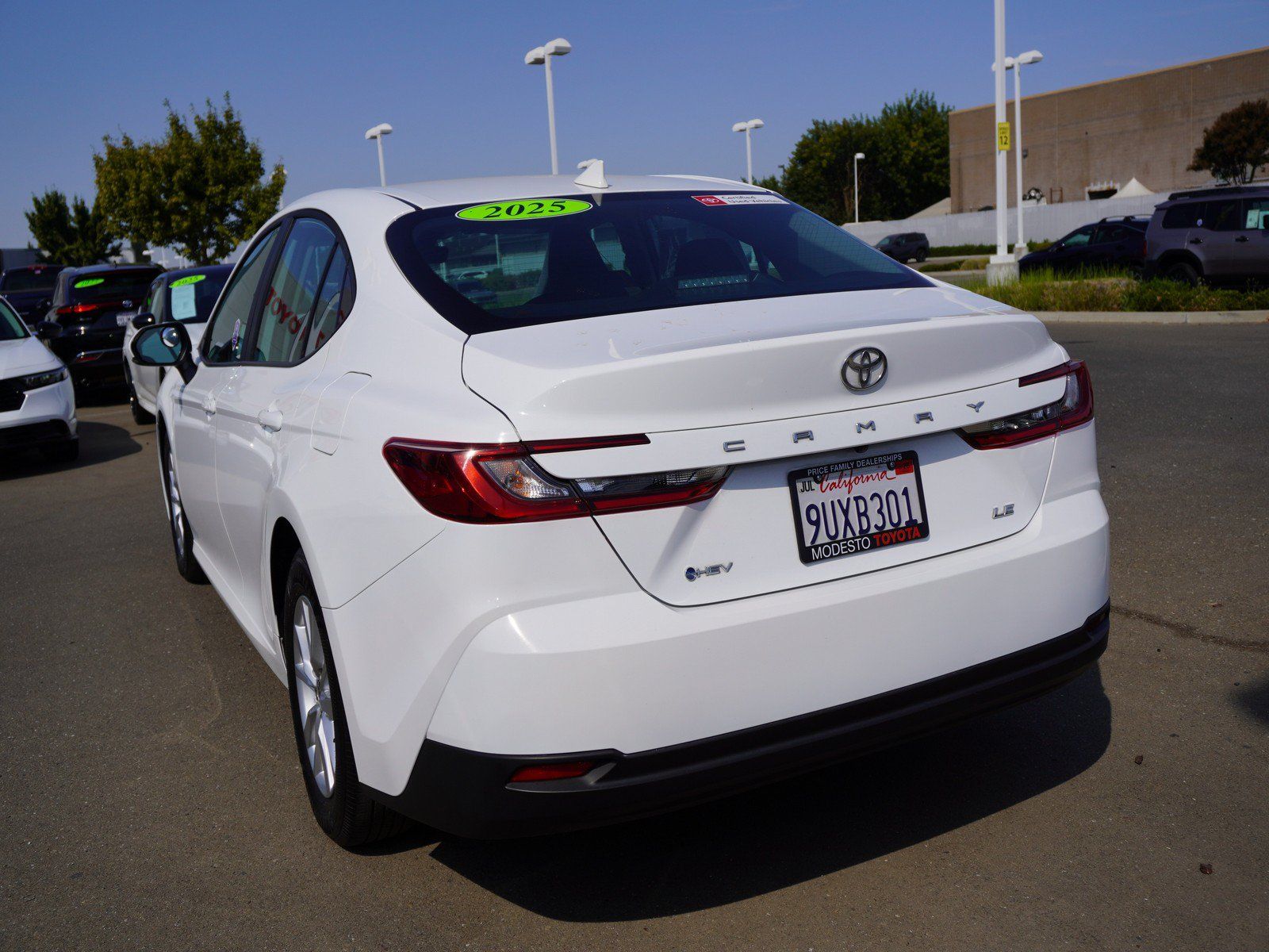 Used 2025 Toyota Camry LE w/ Convenience Package FWD image 9