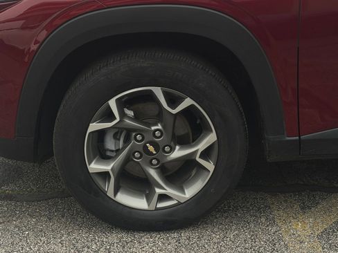 Used 2025 Chevrolet Trax LT w/ LT Convenience Package image 30