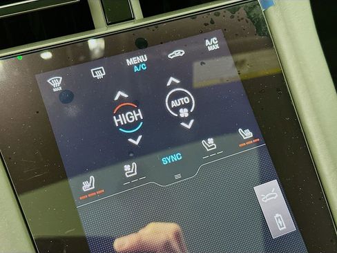 New 2025 Porsche Taycan 4S image 18