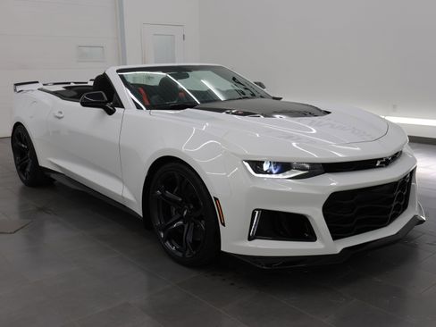 Used 2018 Chevrolet Camaro ZL1 RWD image 60