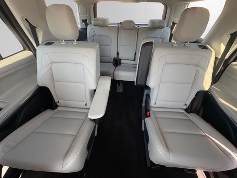Certified 2026 Lincoln Navigator Reserve w/ Jet Appearance Package AWD/4WD image 13