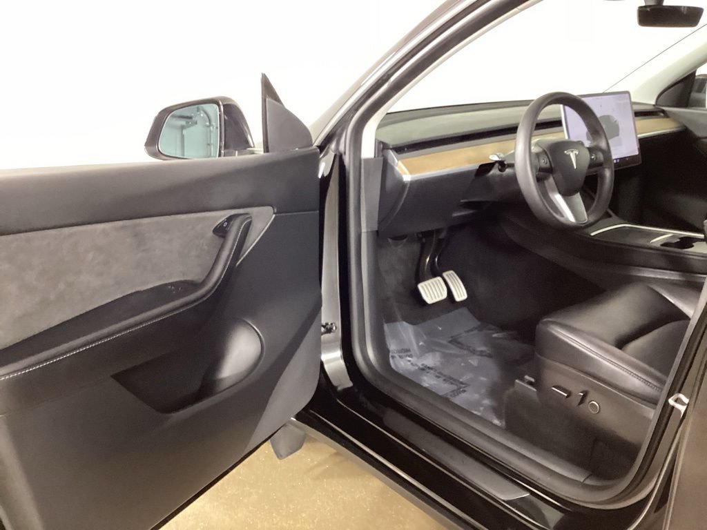 Used 2022 Tesla Model Y Performance AWD/4WD image 9