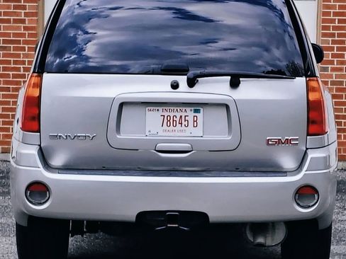 Used 2008 GMC Envoy SLE image 10