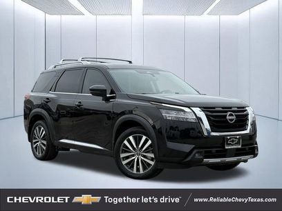 Used 2022 Nissan Pathfinder Platinum w/ Cargo Package