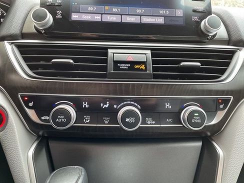 Certified 2018 Honda Accord EX-L image 17