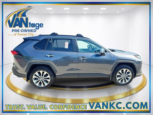 Used 2022 Toyota RAV4 Limited AWD/4WD image 5