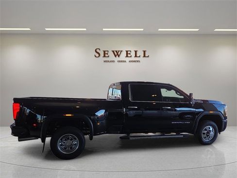 New 2026 GMC Sierra 3500 Denali w/ Denali Reserve Package image 4