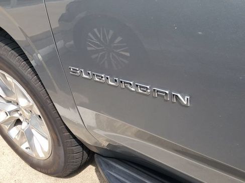 Used 2024 Chevrolet Suburban Premier AWD/4WD image 10
