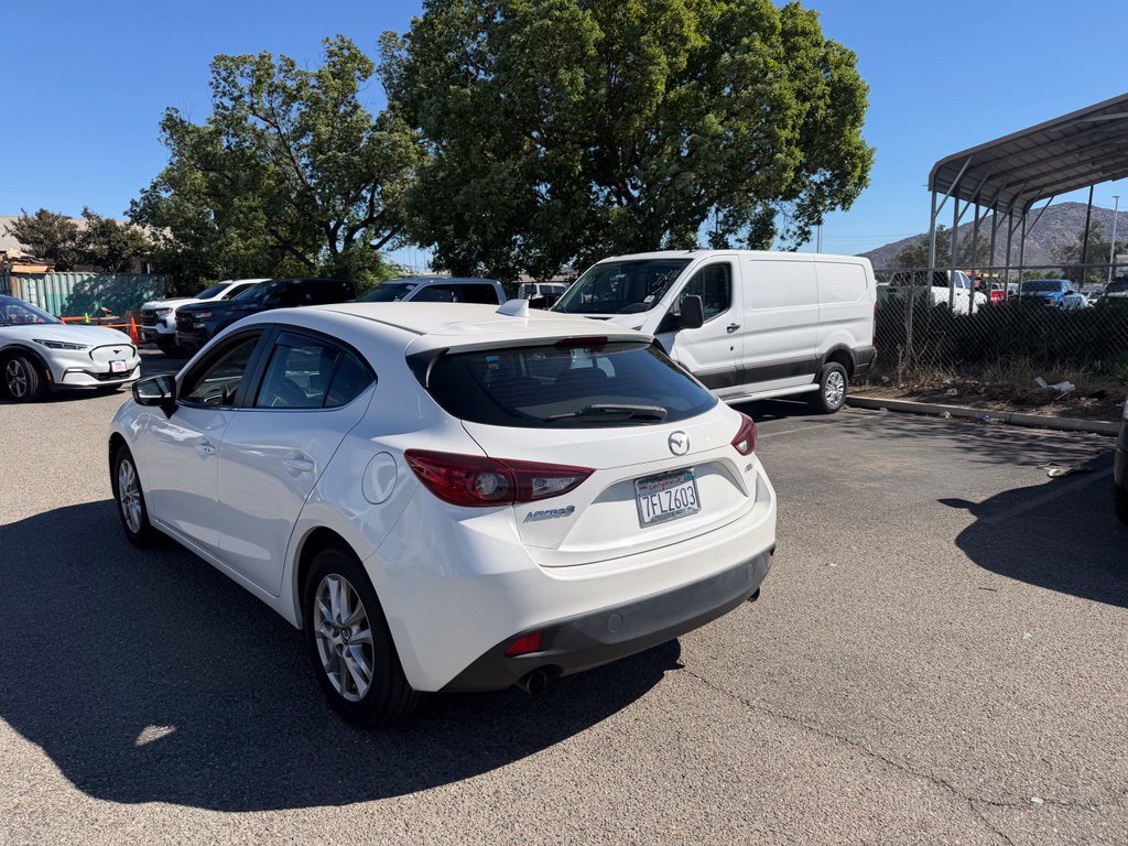 Used 2014 MAZDA MAZDA3 i Touring w/ Technology Package FWD image 4