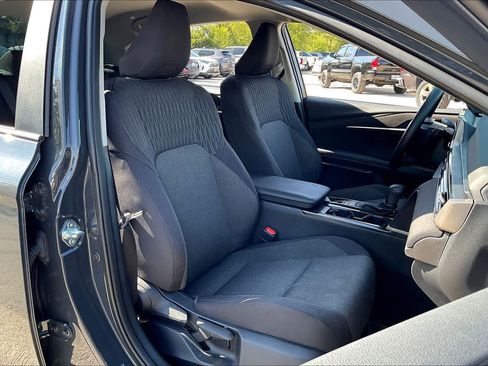 Used 2025 Toyota Camry LE w/ Convenience Package FWD image 9