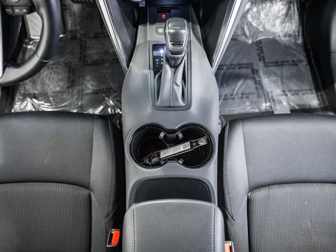 Used 2021 Toyota Venza LE image 27