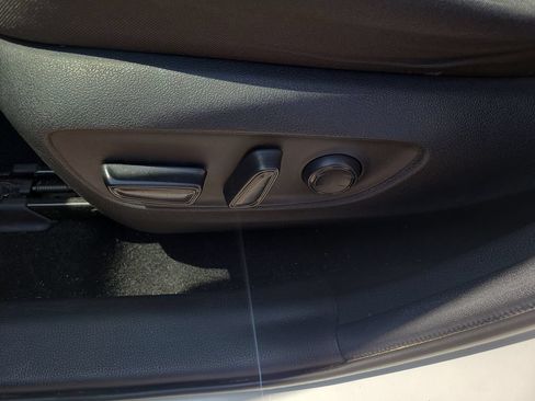 Used 2020 Toyota RAV4 XLE FWD image 20
