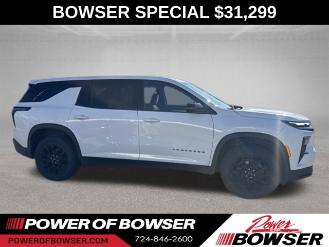 Used 2024 Chevrolet Traverse LS w/ Midnight/Sport Edition FWD image 8