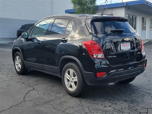 Certified 2022 Chevrolet Trax LS w/ Tint and Cruise Package image 8
