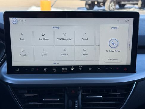 Used 2023 Ford Escape Platinum image 28