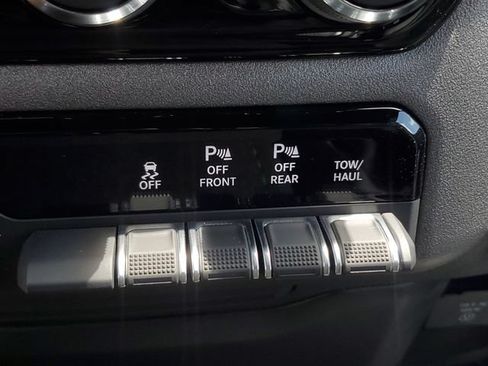 New 2026 RAM 1500 Warlock AWD/4WD image 32
