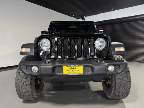 Used 2018 Jeep Wrangler Unlimited Sport S AWD/4WD image 2