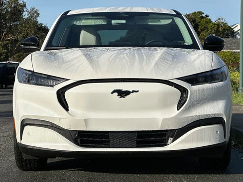 Used 2025 Ford Mustang Mach-E Premium image 8