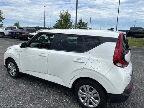 Used 2022 Kia Soul LX FWD image 5