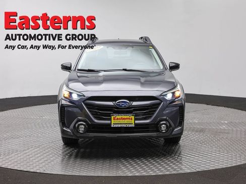 Used 2023 Subaru Outback Premium AWD/4WD image 2