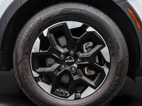 Certified 2025 Kia Sorento S FWD image 29