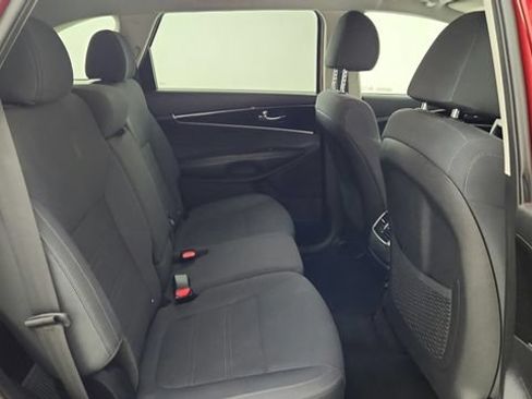Used 2019 Kia Sorento FWD image 31