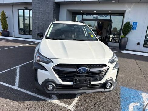 Used 2023 Subaru Outback Premium AWD/4WD image 2