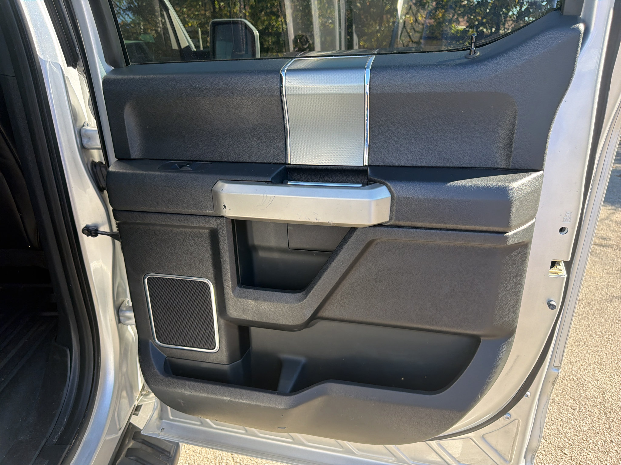 Used 2015 Ford F150 Lariat AWD/4WD image 21