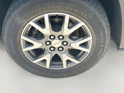 Used 2023 GMC Acadia SLE w/ Driver Convenience Package FWD image 32