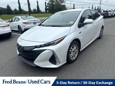 Used 2021 Toyota Prius Prime XLE FWD image 23