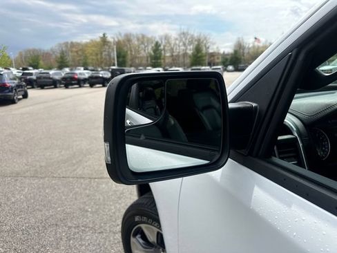 Used 2023 RAM 1500 Laramie AWD/4WD image 15